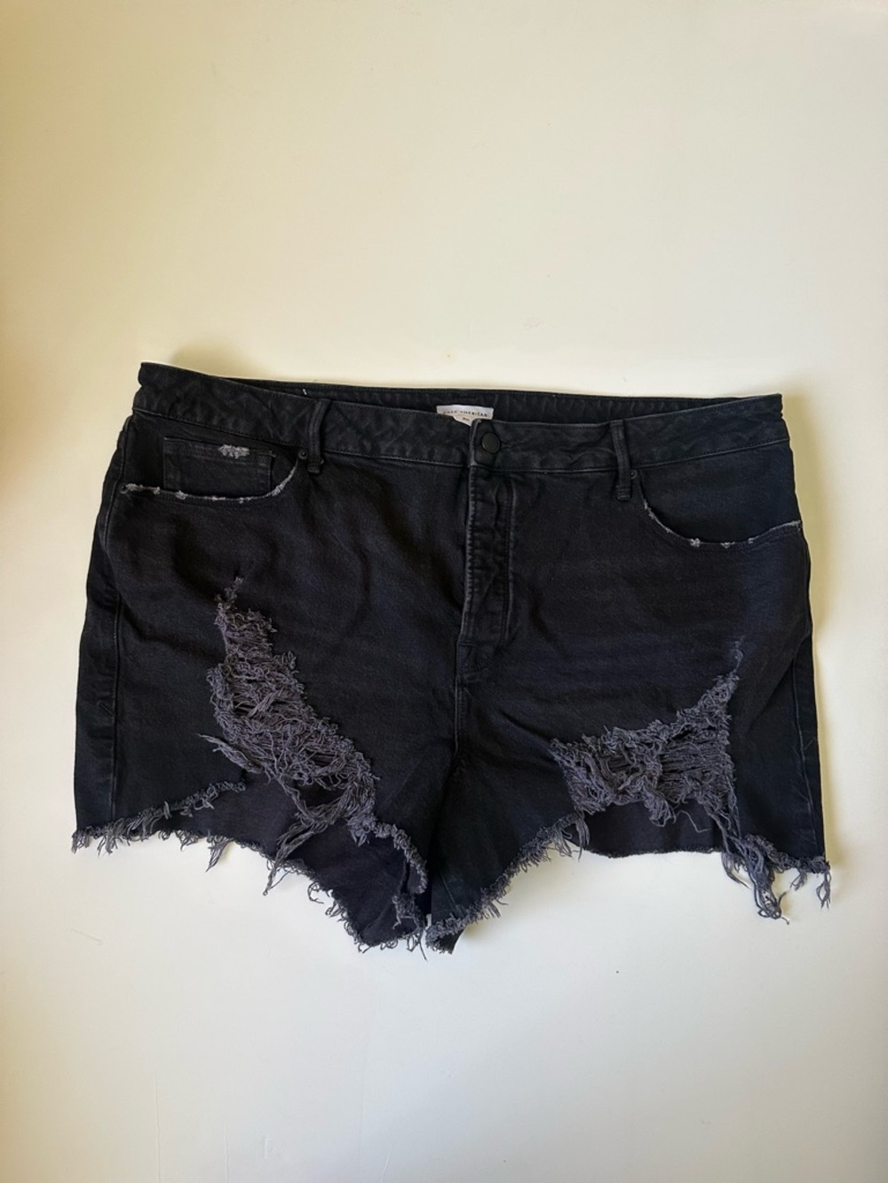 Good American Bombshell Distressed Fly Button Denim Shorts Black NWT~20